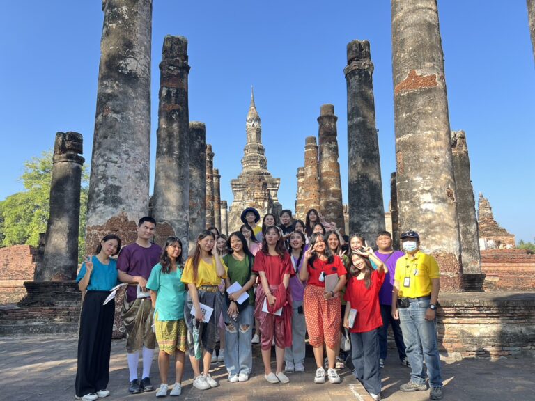 สาขาวิชาการท่องเที่ยวและธุรกิจบริการ มหาวิทยาลัยราชภัฏเทพสตรี จัดกิจกรรม โครงการพัฒนาคุณลักษณะบัณฑิตเพื่อขอประกาศนียบัตรมัคคุเทศก์ ณ อุทยานประวัติศาสตร์สุโขทัย