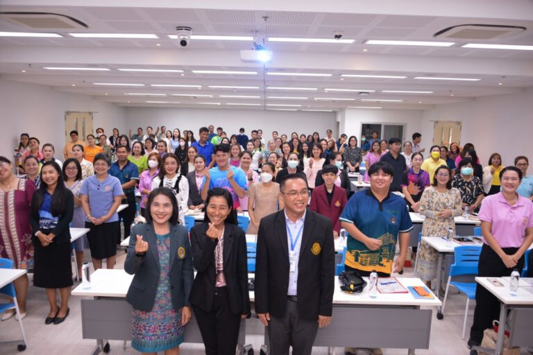 อบรมเชิงปฏิบัติการการเขียนหนังสือราชการ หนังสือโต้ตอบ และรายงานการประชุมอย่างมีประสิทธิภาพ ซึ่งจัดโดยสำนักบริหารทรัพยากรมนุษย์ สำหรับการอบรมครั้งนี้มีบุคลากรมหาวิทยาลัยราชภัฏเทพสตรี