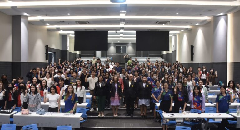 ผศ.พรรณนิภา เดชพล คณบดีคณะวิทยาการจัดการ เป็นประธานพิธีเปิดการปฐมนิเทศนักศึกษาฝึกประสบการณ์วิชาชีพ ภาคพิเศษ ภาคฤดูร้อน ปีการศึกษา 2567