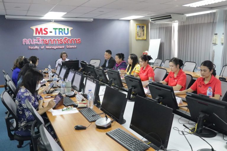 ผศ.พรรณนิภา เดชพล คณบดีคณะวิทยาการจัดการ เป็นประธานการประชุมคณะกรรมการประจำคณะวิทยาการจัดการ ครั้งที่ 8/2568