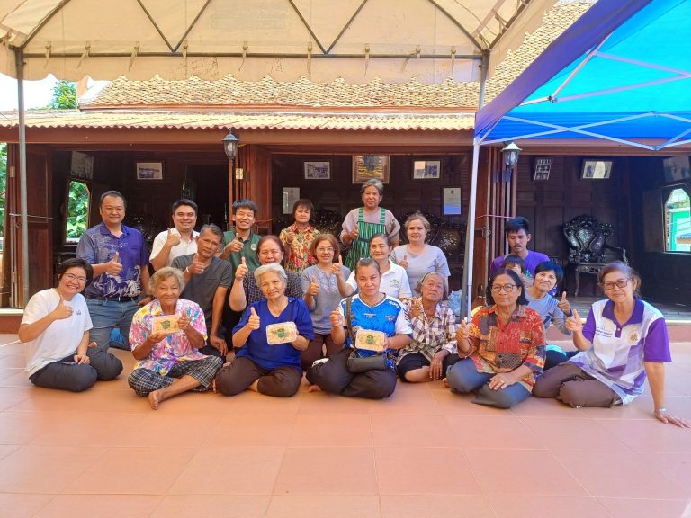 คณะวิทยาการจัดการ จัดโครงการการยกระดับผลิตภัณฑ์ หมี่กรอบโบราณครัวบ้านท้ายไลย์ ตำบลเขาสมอคอน อำเภอท่าวุ้ง จังหวัดลพบุรี ให้แก่ ประชาชน 15 คน มีวัตถุประสงค์เพื่อยกระดับผลิตภัณฑ์และบรรจุภัณฑ์ หมี่กรอบโบราณครัวบ้านท้ายไลย์ให้มีมาตรฐาน และเพื่อพัฒนาหมี่กรอบโบราณครัวบ้านท้ายไลย์ เป็นผลิตภัณฑ์ชุมชนสู่เศรษฐกิจสร้างสรรค์