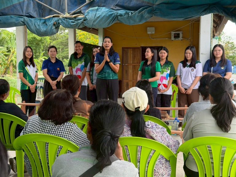 คณะวิทยาการจัดการ จัดโครงการการพัฒนาผลิตภัณฑ์จักสานผักตบชวา ของกลุ่มวิสาหกิจชุมชนสิงห์ชวาบ้านทุ่งกลับน้อย ตำบลพักทัน อำเภอบางระจัน จังหวัดสิงห์บุรี