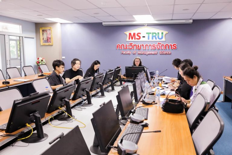 หลักสูตรนิเทศศาสตรบัณฑิต สาขาวิชานิเทศศาสตร์ดิจิทัล คณะวิทยาการจัดการ รับการตรวจประเมินคุณภาพการศึกษาภายใน ระดับหลักสูตร ตามเกณฑ์ AUN – QA ประจำปีการศึกษา 2568 ในรูปแบบการประชุมระบบ Hybrid Meeting โ