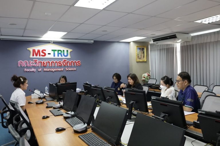 คณะวิทยาการจัดการ โดย ผศ.เสาวพร สุขเกิด รองคณบดีฝ่ายกิจการนักศึกษาและพันธกิจสัมพันธ์ เป็นประธานการสัมภาษณ์นักศึกษาของคณะวิทยาการจัดการ เพื่อคัดเลือกนักศึกษาเข้ารับทุนเงินให้กู้ยืมเพื่อการศึกษา (กยศ.)