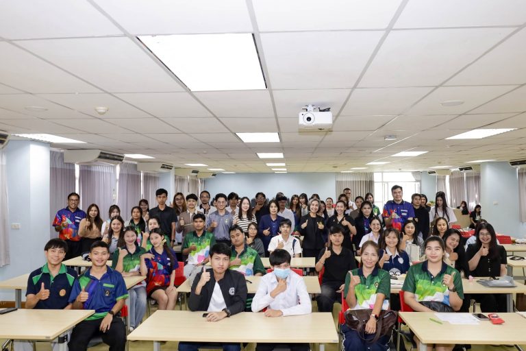 คณะวิทยาการจัดการ จัดโครงการปฐมนิเทศนักศึกษาใหม่ ภาคพิเศษ (กศ.บป.) ภาคการศึกษาที่ 1 ปีการศึกษา 2569 โดยมี ผศ.พรรณนิภา เดชพล คณบดีคณะวิทยาการจัดการ เป็นประธานในพิธีเปิดโครงการ