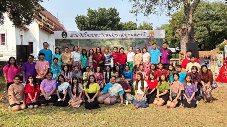 ผศ.ดร.อุษณี จิตติมณี รองคณบดีฝ่ายกิจการนักศึกษา เป็นประธานในพิธีเปิดโครงการการพัฒนาคุณลักษณะบัณฑิต สืบทอดภูมิปัญญา และอนุรักษ์อาหารท้องถิ่น