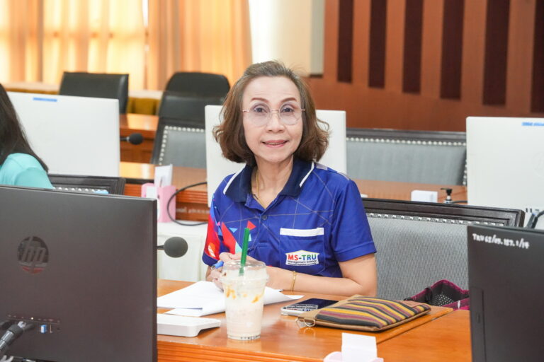 ผศ.พรรณนิภา เดชพล คณบดีคณะวิทยาการจัดการเข้าร่วม การประชุมการประเมินผลการปฏิบัติราชการของข้าราชการพลเรือนในสถาบันอุดมศึกษา สายวิชาการ พนักงานในสถาบันอุดมศึกษา สายวิชาการ และพนักงานในสถาบันอุดมศึกษา สายสนับสนุน