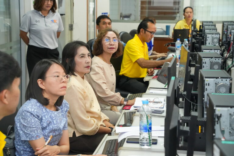 ผศ.พรรณนิภา เดชพล คณบดีคณะวิทยาการจัดการเข้าร่วมประชุมอนุมัติหลักฐานการประเมินผลการปฏิบัติราชการในระบบสารสนเทศของข้าราชการพลเรือนในสถาบันอุดมศึกษา สายวิชาการ พนักงานในสถาบันอุดมศึกษา สายวิชาการ และสายสนับสนุน รอบการประเมินที่ 1 ปีงบประมาณ พ.ศ. 2568