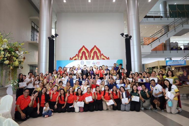 ผศ.พรรณนิภา เดชพล คณบดีคณะวิทยาการจัดการ คณะผู้บริหาร คณาจารย์ บุคลากร และนักศึกษา เข้าร่วมงานมหกรรมเทพสตรี 105 ปี “สร้างพลังท้องถิ่นสู่ความมั่นคง มั่งคั่ง และยั่งยืน” (The 105th Anniversary of TRU: Empower Local Communities for Security, Prosperity and Sustainability) (วันที่ 3)