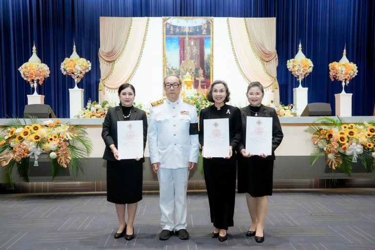 มรภ.เทพสตรี จัดพิธีรับพระราชทานเครื่องราชอิสริยาภรณ์ (ชั้นสายสะพาย) ประจำปี พ.ศ. 2567 เพื่อยกย่องบุคลากรผู้สร้างคุณประโยชน์แก่ราชการ